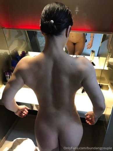 【2023_02_24】Video_of_the_process_of_undressing_outside_🎥.m4v