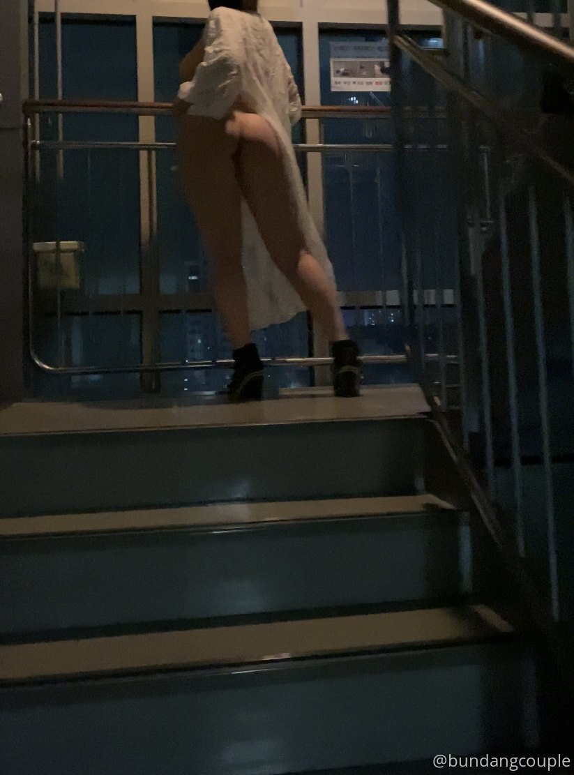 【2023-08-04】Video of virginity being stolen on a yacht.m4v
